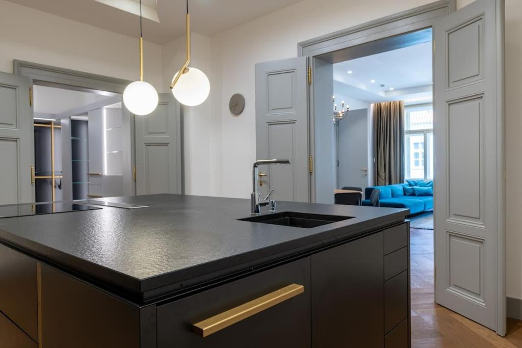 Luxury Old Town Apt, Parking * Prag